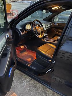 جیپ گراند شیرۆکی